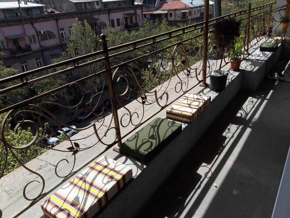 Arm Hostel Jerevan Buitenkant foto