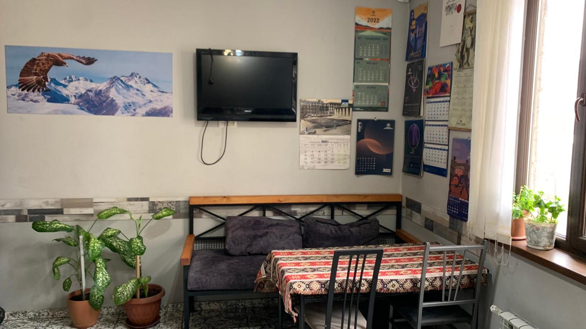 Arm Hostel Jerevan Buitenkant foto