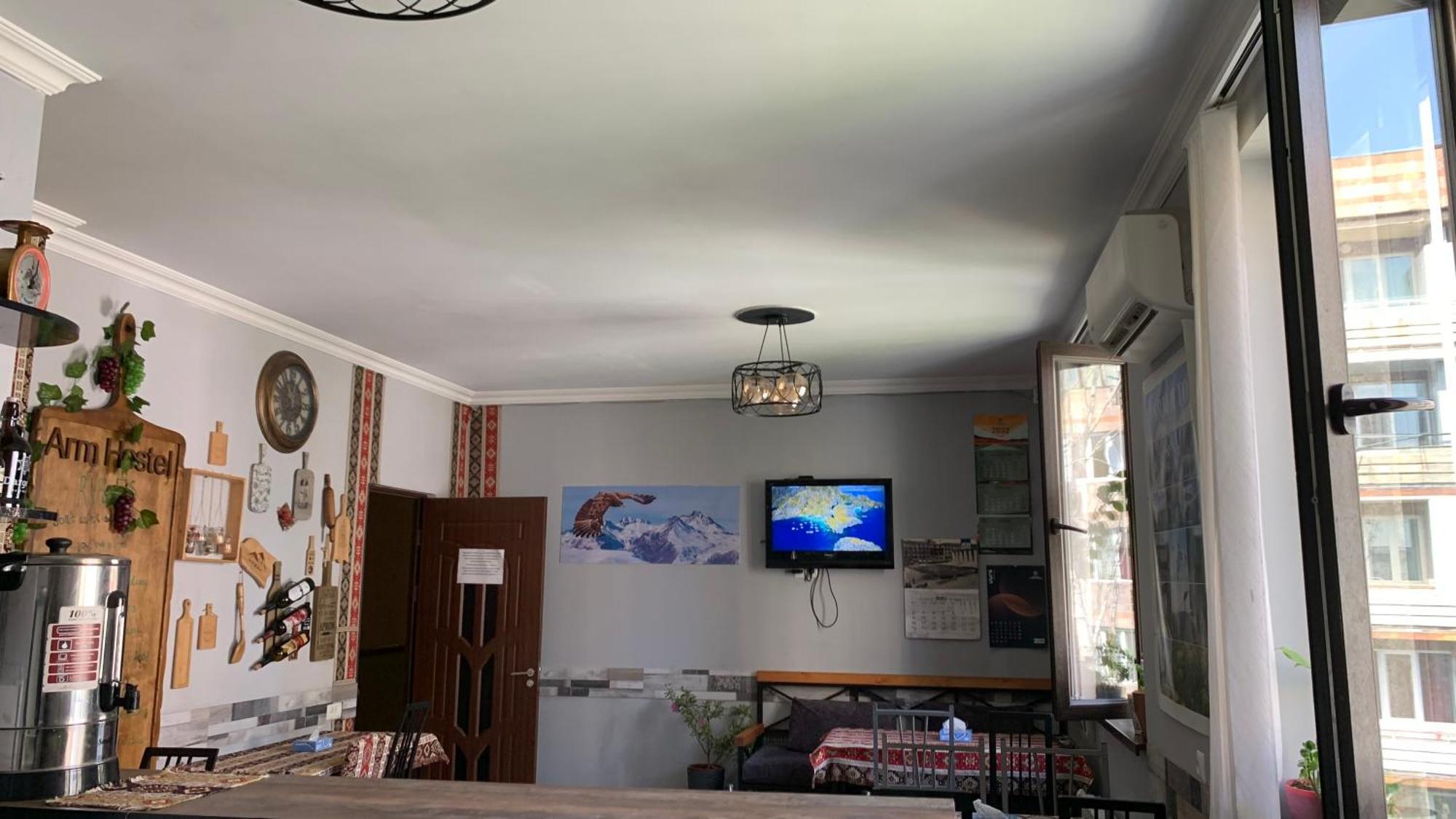 Arm Hostel Jerevan Buitenkant foto
