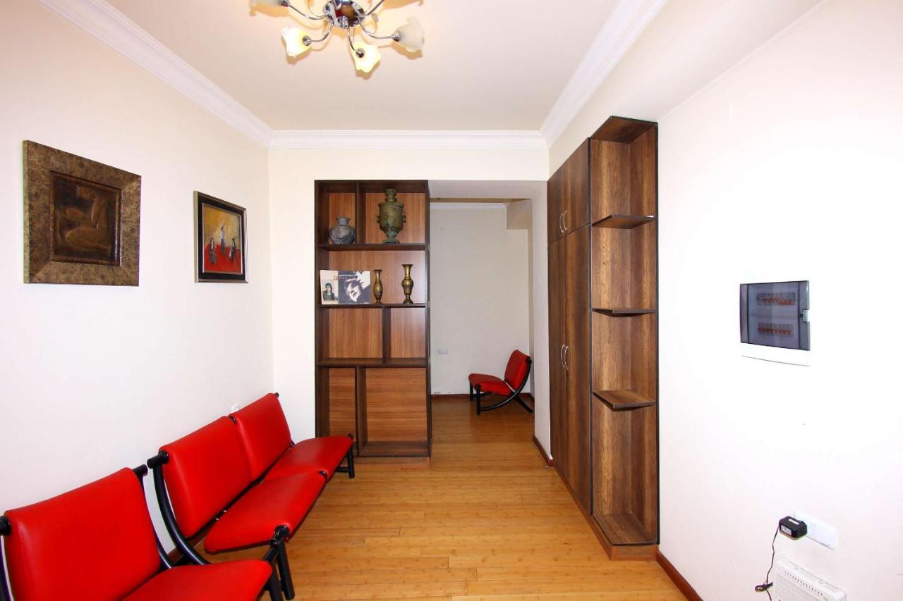 Arm Hostel Jerevan Buitenkant foto